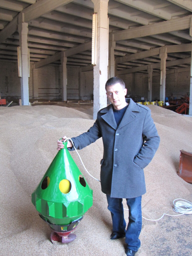 The first prototype of the self-immersing grain fumigator SGFOne - GAF (Gas Automatic Fumigator)